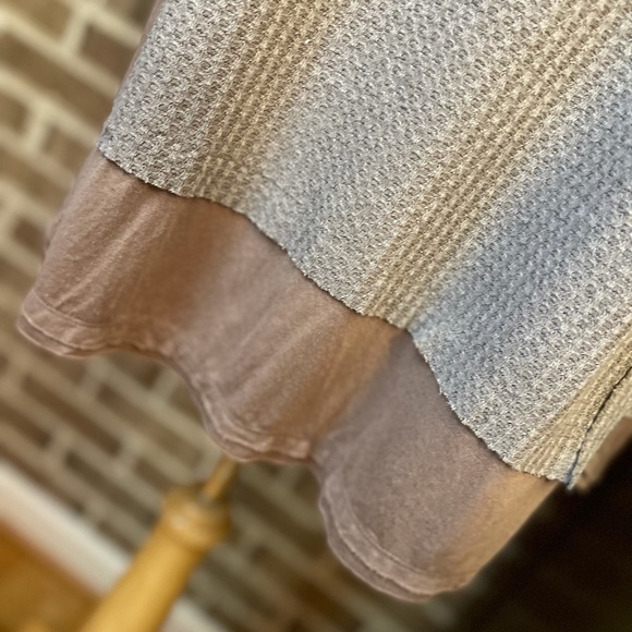 Taupe colored boutique Waffle tunic - Picture 6 of 13